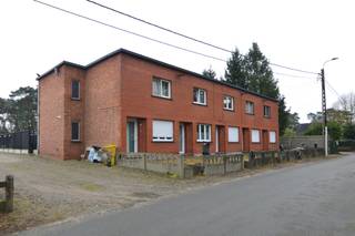 Leuke rijwoning te huur in Tremelo.Rustig gelegen maar toch nabij school en winkelcentrum.Indeling: woonruimte met volledig geinstalleerde open...