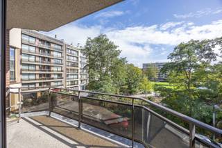 Instapklaar appartement met prachtig zicht op het Prinses StefaniepleinOp de derde verdieping van een verzorgde en goed onderhouden residentie...