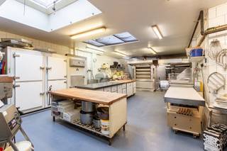 Een eigen zaak + woonst? Of investeren in een prachtig opbrengstpand? Ontdek dan Montignystraat 22: de Antwerpse bakker Rudy gaat met pensioen...