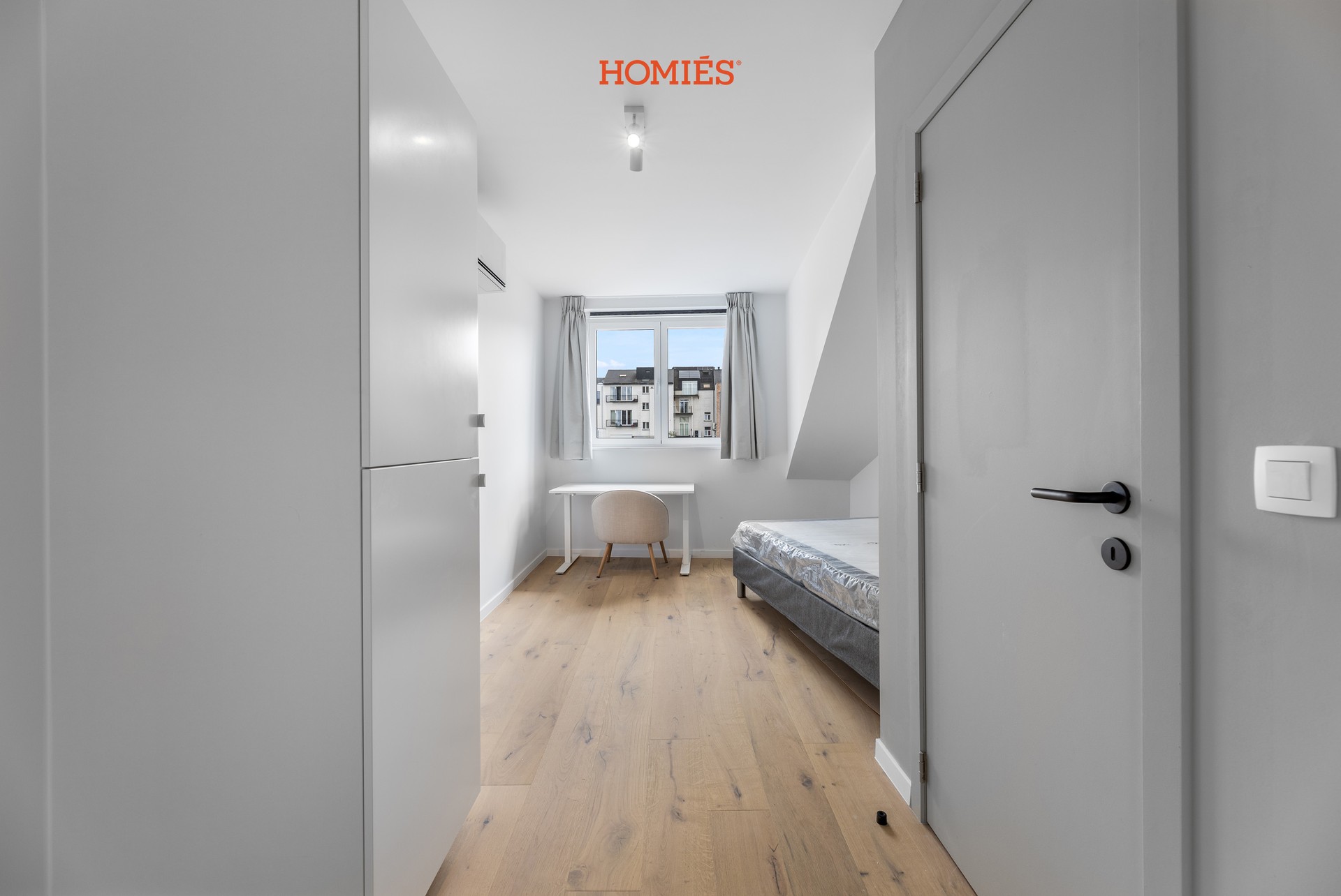 Karaktervolle dakkamer met eigen sanitair - foto 2