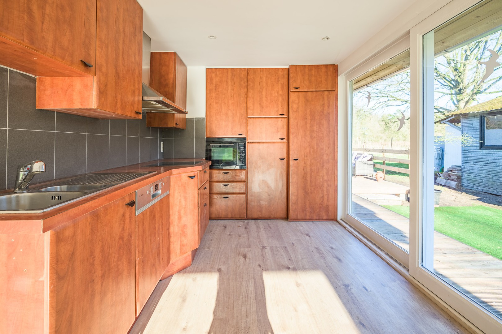 Gerenoveerd Buitenverblijf/bungalow Brecht! - foto 5