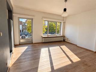 Welkom in dit leuk appartement met 2 slaapkamers en balkon.Het appartement is gelegen op wandelafstand van de Grote Markt en het station alsook nabij hogeschool.Tevens is er een gemeenschappelijke fietsenberging voorzien