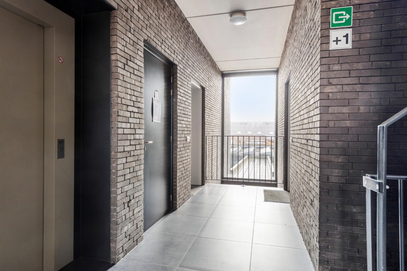 Instapklaar en energiezuinig appartement met 2 slpk. nabij Geel-Centrum - foto 2