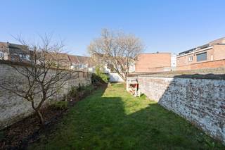 Te koop: gerenoveerd herenhuis in het centrum van Vilvoorde, op wandelafstand van scholen, park en openbaar vervoer.Dit volledig gerenoveerd...