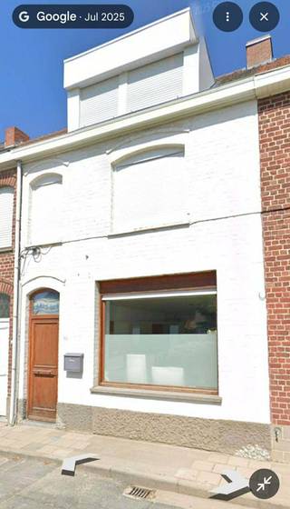 TE KOOP centrum POPERINGE: Sint-Bertinusstraat 143Grondoppervlakte 201m²Bewoonbare oppervlakte 148m²Bestaande uit:Gelijkvloers:- Inkom- Ruime living...