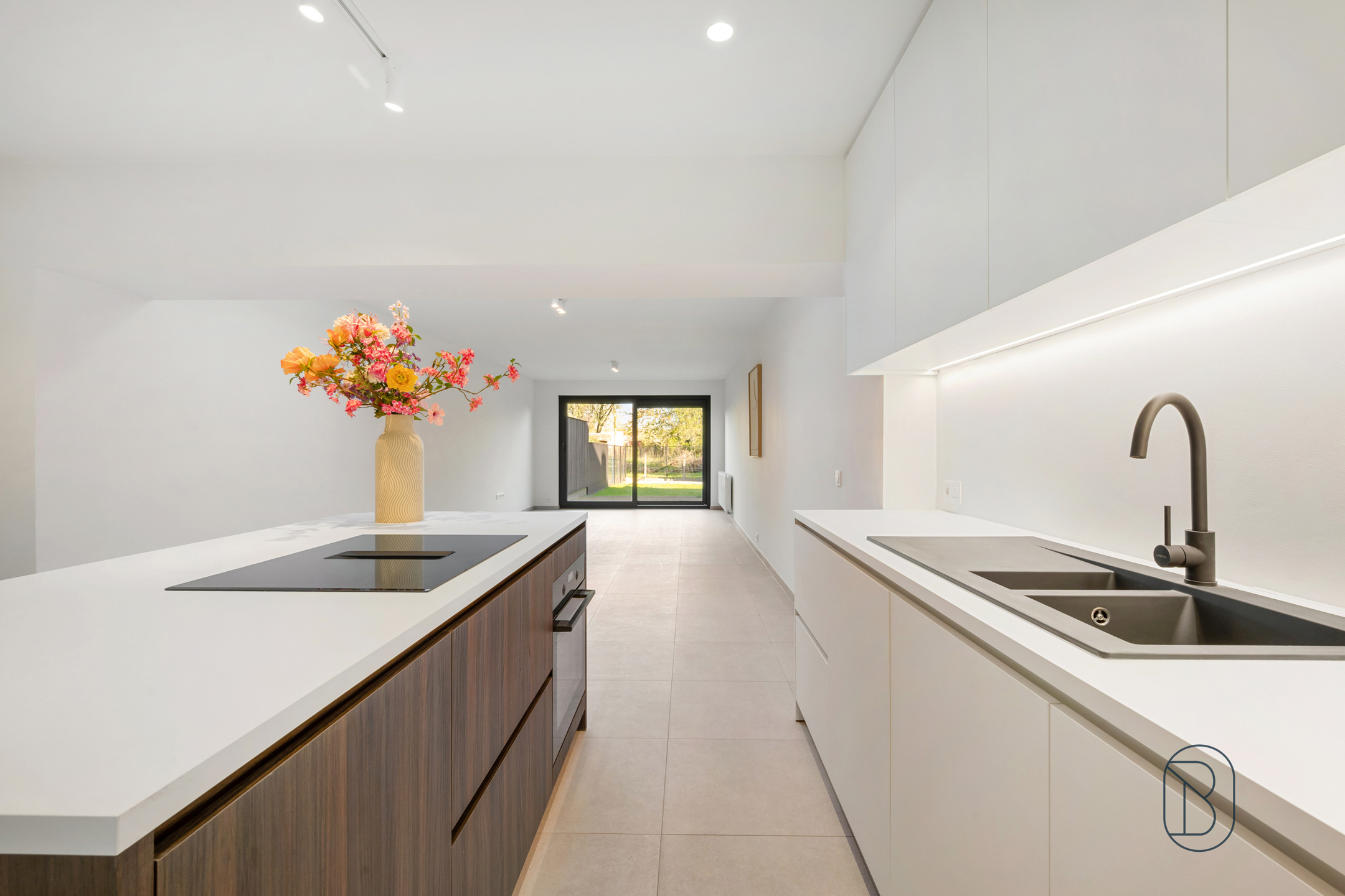 Kwalitatief gerenoveerde woning met tuin, en 3 slk.  - foto 4