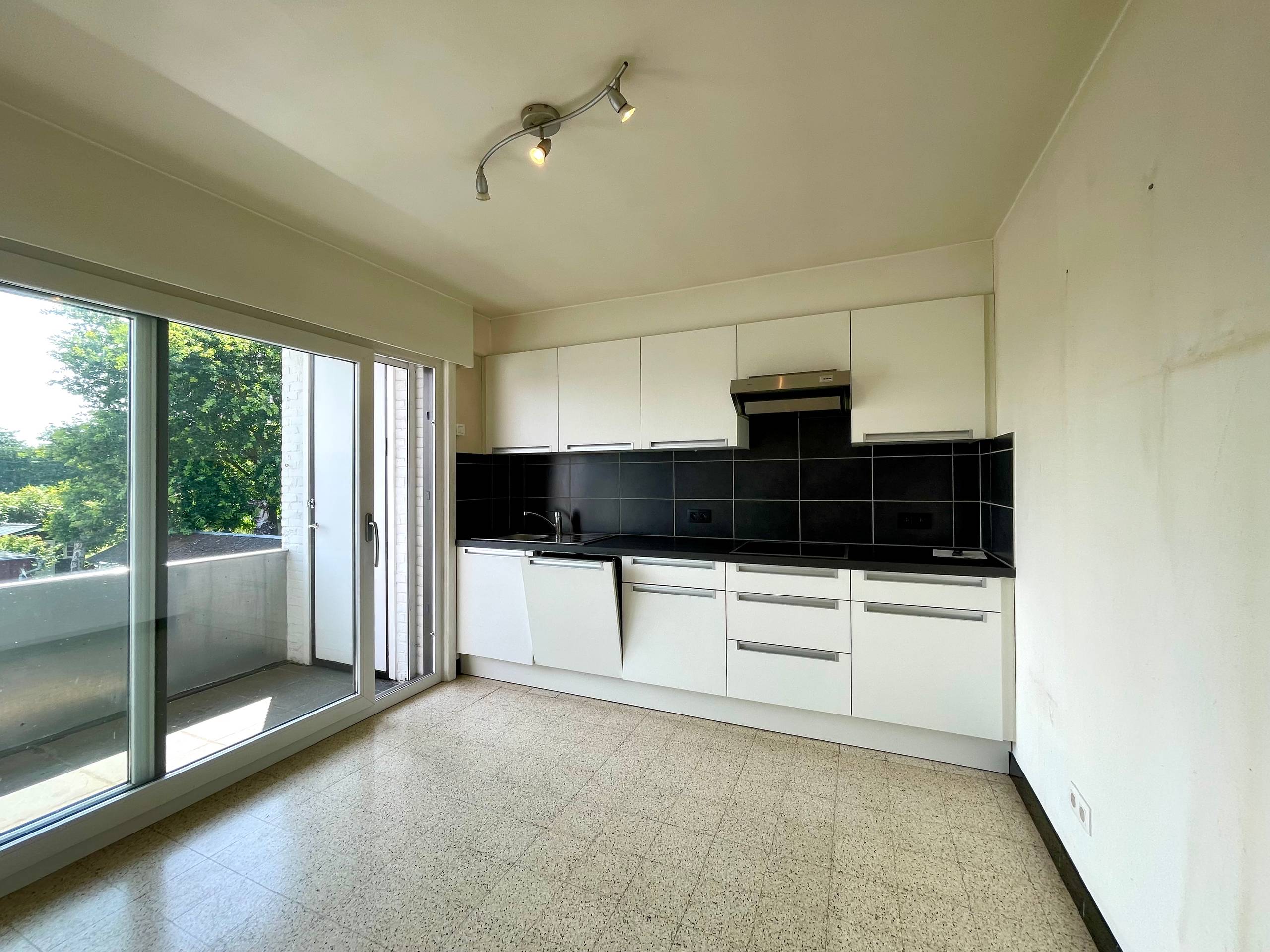 Appartement met twee slaapkamers, terras en garage - foto 5