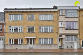 Op een gunstige en centrale locatie te Mortsel, vinden we dit instapklare appartement met 1 slaapkamer in een kleinschalig gebouw met...