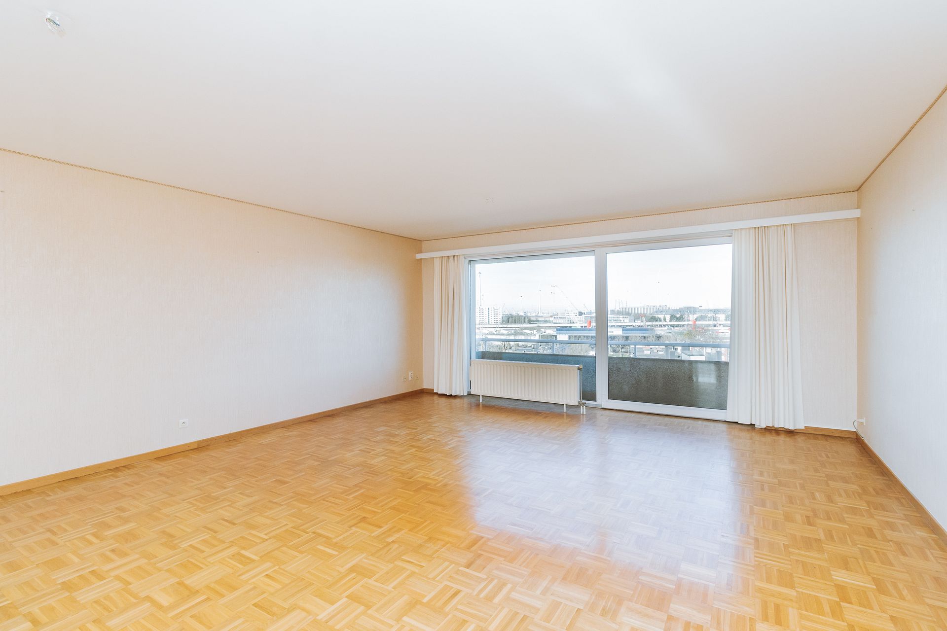 Lichtrijk twee slaapkamer appartement op gunstige locatie - foto 4