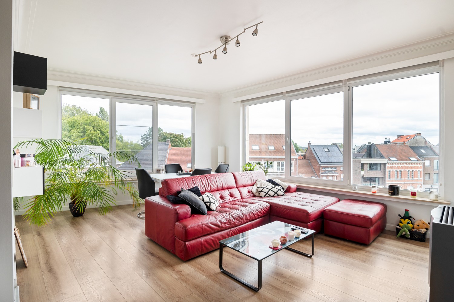 Verzorgd, centraal gelegen appartement met 2 slaapkamers te Niel - foto 1