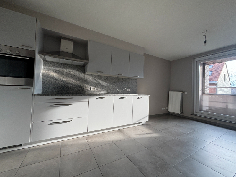 Instapklaar 1-slaapkamerappartement met TERRAS en AUTOSTANDPLAATS te huur in Torhout - foto 3