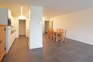 Ruim, gelijkvloers appartement met 2 slaapkamers, terras en een autostaanplaats! Op deze centrale locatie in Pulderbos bevindt zich dit recent,...