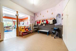 Informatie & bezichtigingen: +32 2 315 51 72Anderlecht - We Invest presenteert deze prachtige eengezinswoning van 180 m² met 4 slaapkamers, een...