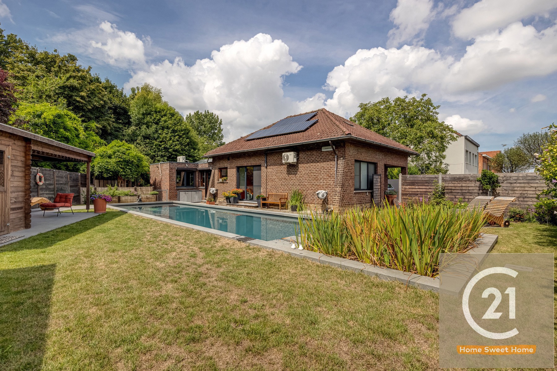 Unieke villa met zeer grote tuin, zwembad en garage - foto 1