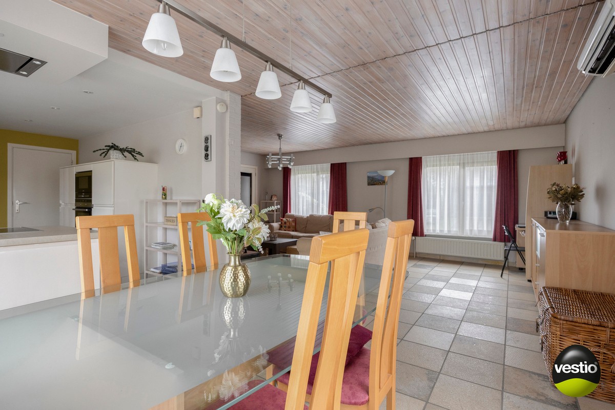 Gelijkvloerse woning met 3 slaapkamers, zonnepanelen en tuin op residentiële, rustige ligging. - foto 5