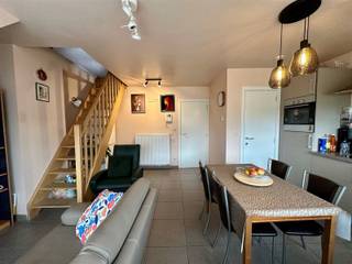Dit charmante duplexappartement bevindt zich op een uitstekende locatie, op wandelafstand van het station te Wetteren en vlakbij...