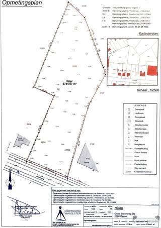 <p><span>Terrain d'une superficie de 5784.07 sqm</span></p><p><span> </span></p><p><span>Ce beau terrain offre plusieurs possibilités. Situé sur la Grote Steenweg à Nijlen, à proximité de toutes les facilités, école, magasins, ...... </span></p><p><span> </span></p><p><span>Deux parcelles côté rue font partie du lotissement 059/030(1) du 28/04/1964 en tant que lots 7 et 8. Ces parcelles, sous réserve de l'obtention d'un permis d'urbanisme, peuvent être construites avec des maisons individuelles. Une subdivision éventuelle de ces parcelles en parcelles plus petites pour un développement lié est possible sous réserve de l'approbation de la municipalité, à condition que</span></p><p><span> </span></p><p><span>- chaque parcelle conserve une largeur minimale de 9 m</span></p><p><span>- la bonne disposition des parcelles soit garantie </span></p><p><span>- Le terrain situé derrière n'est pas constructible </span></p><p><span> </span></p><p><span>Plus d'info : Nicki, 0496 02 35 68, nf@janssenenjanssen.be</span></p>