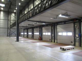 Logistiek magazijn van 5.500m², met mezzanine, en met 250m² kantoor langs N702 te huur.- magazijn 5.500m²- kantoren 250m²- parkeerplaatsen ca. 12-...