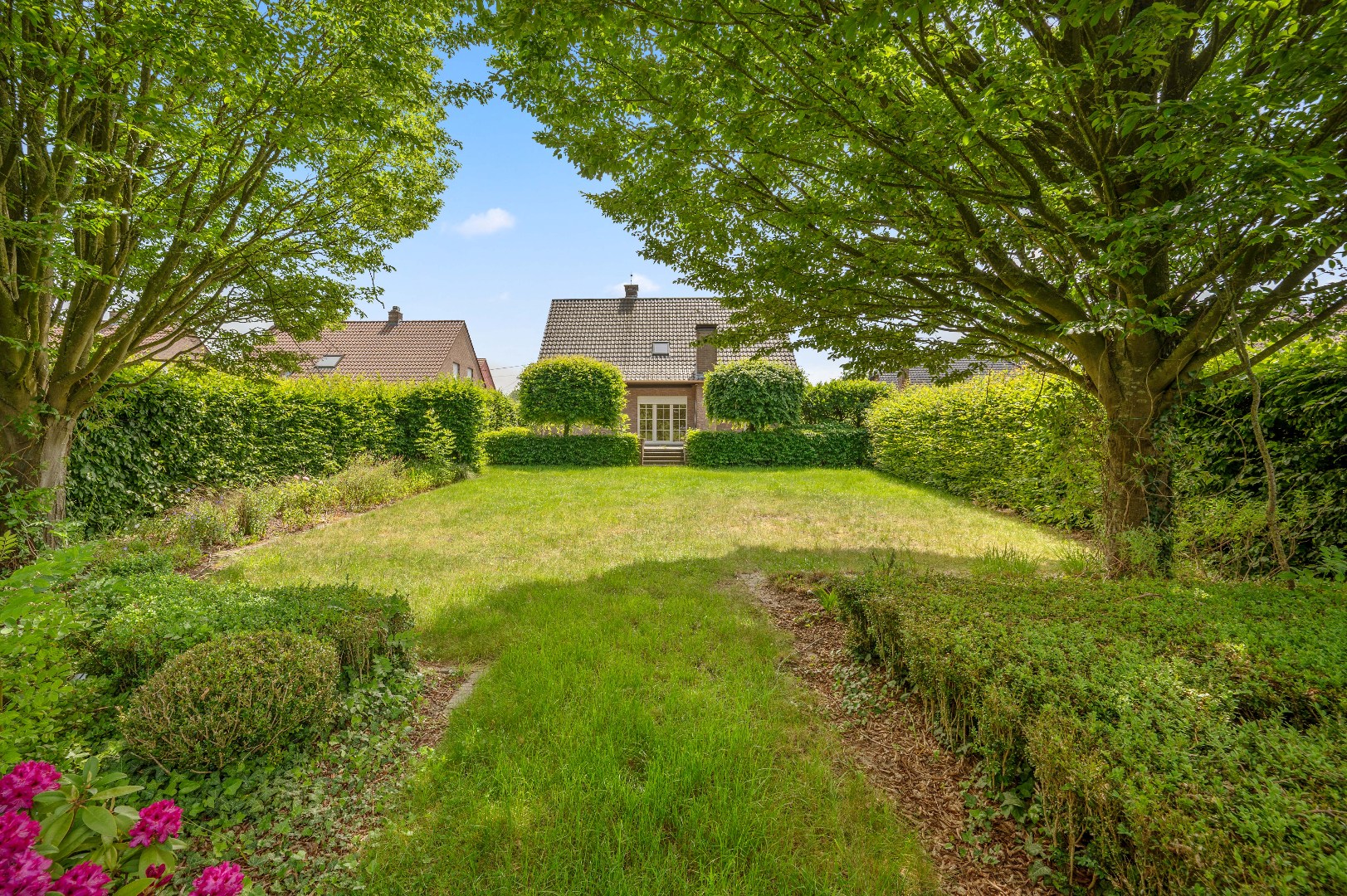 Exclusieve stijlvolle villa met prachtige tuin in rustige omgeving - foto 3