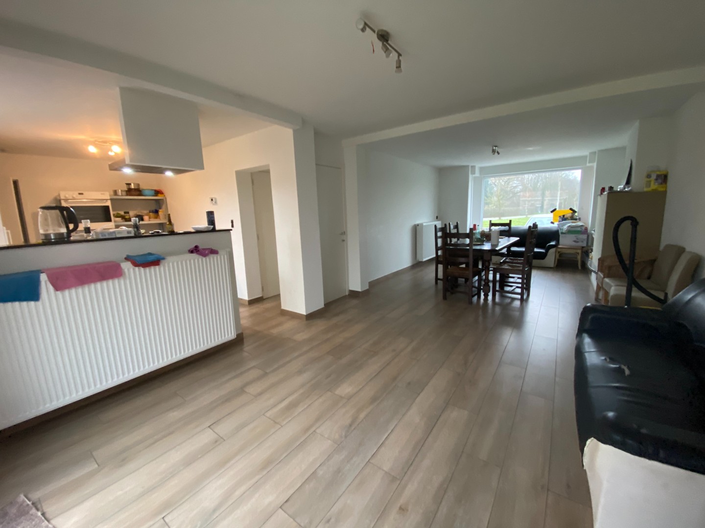 Ruime gezinswoning met grote tuin en 5 slaapkamers in hartje Wielsbeke - photo 3