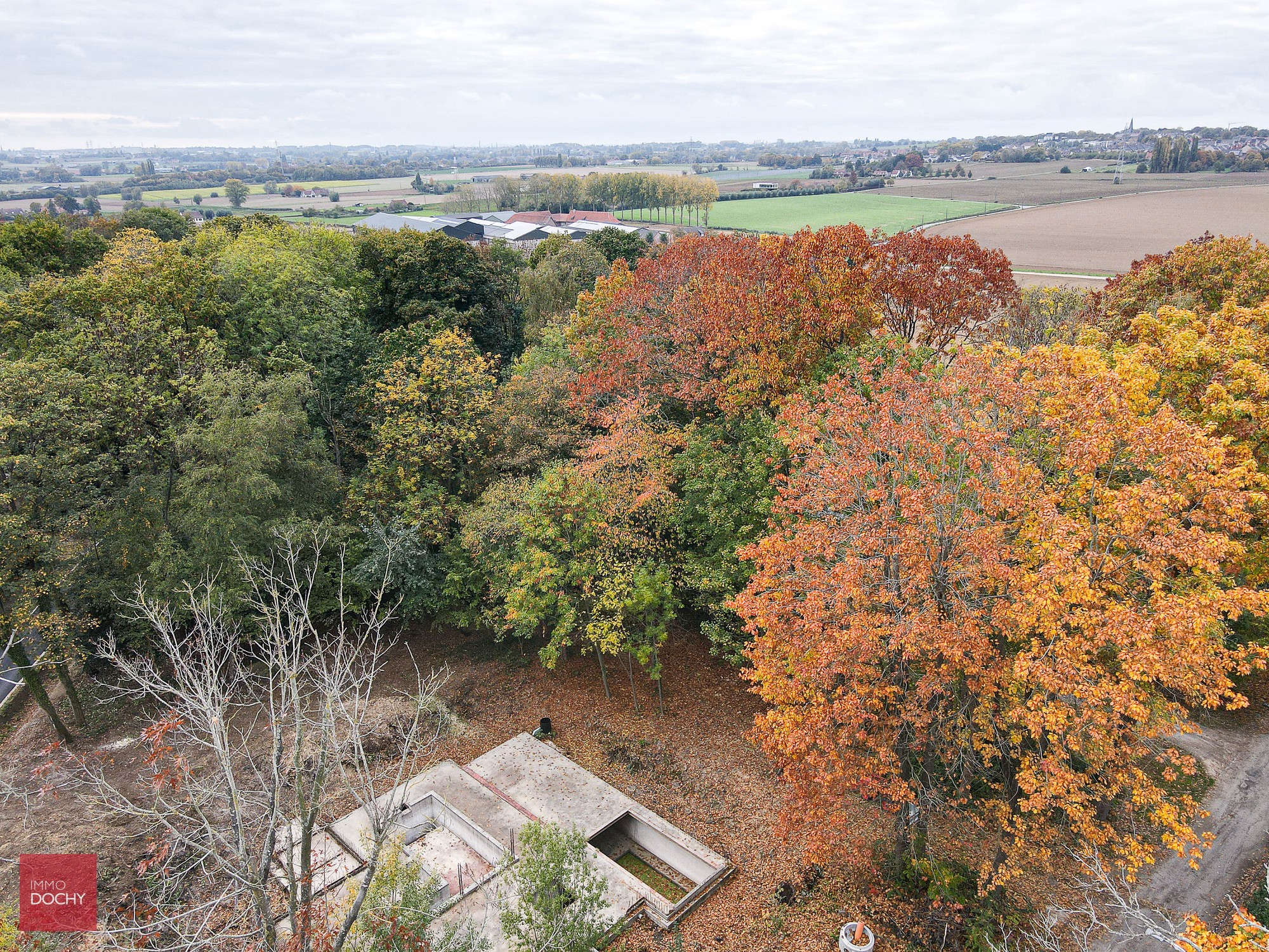 Ruim perceel met reeds aangelegde kelder te Bellegembos bestemd voor villabouw - foto 4