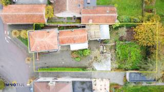 Vrijstaande woning op 7 are te Huivelde!Een vrijstaande woning met veel potentieel, vlakbij verbindingswegen (N47/E17), school, winkels en allerhande...