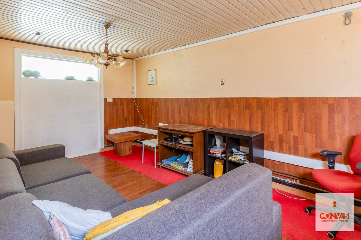 Op te frissen rijwoning met vier slaapkamers - foto 4