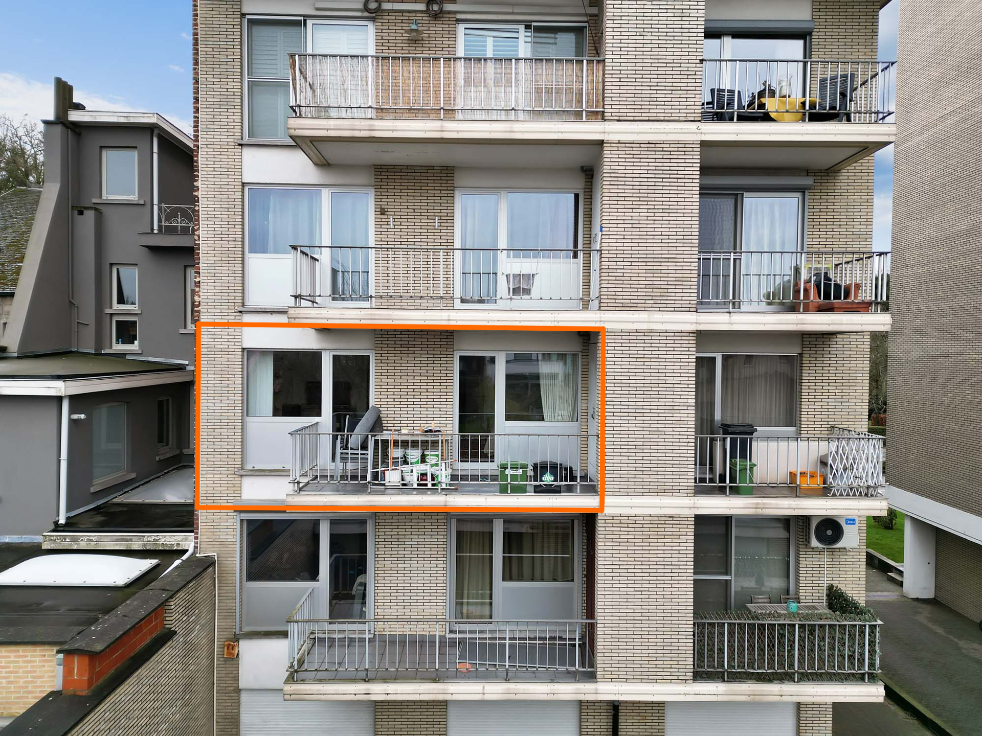 Tweeslaapkamer appartement met garage op toplocatie! - foto 2