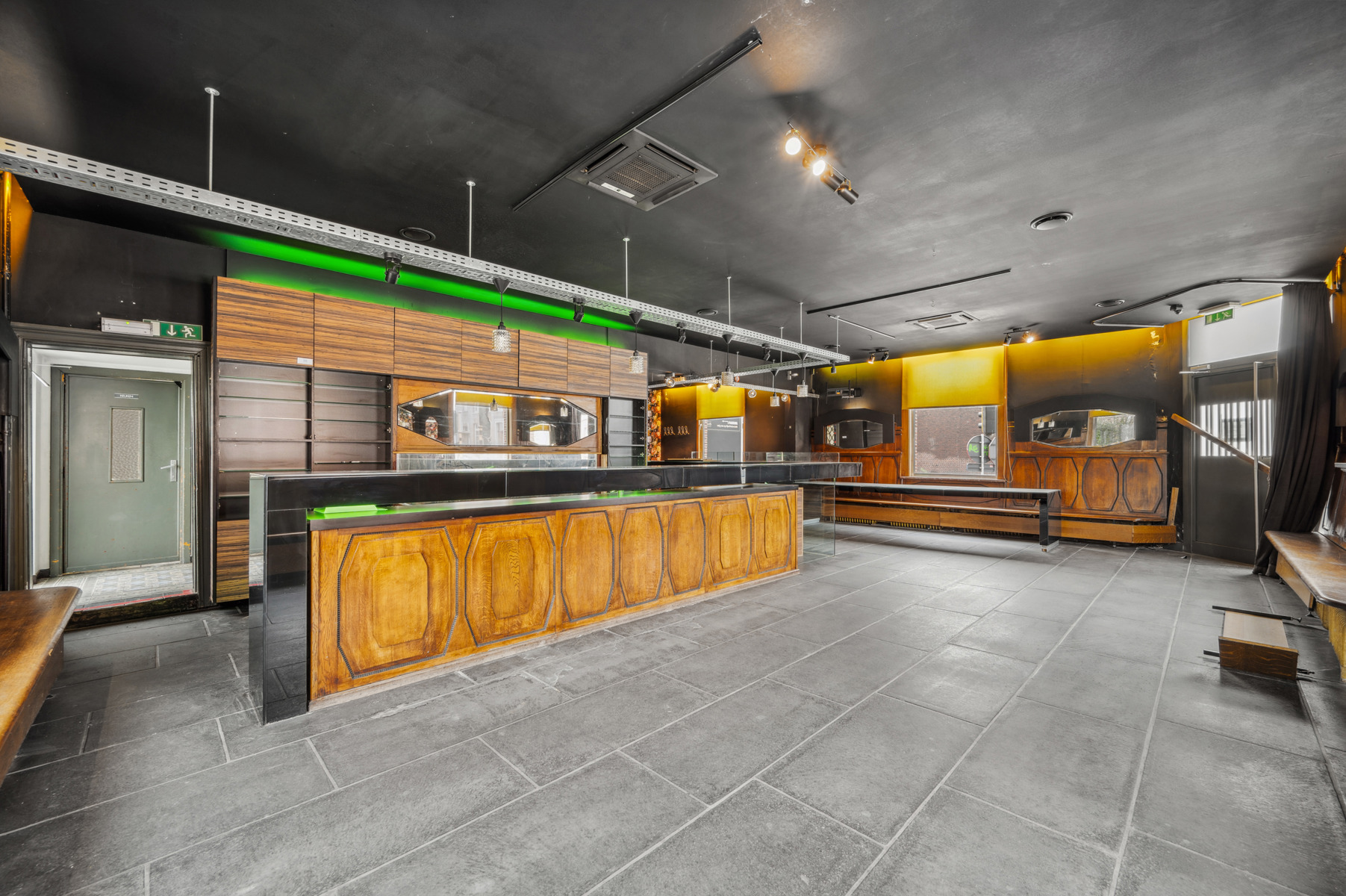 Goed gelegen handelspand met 2 appartementen - foto 5