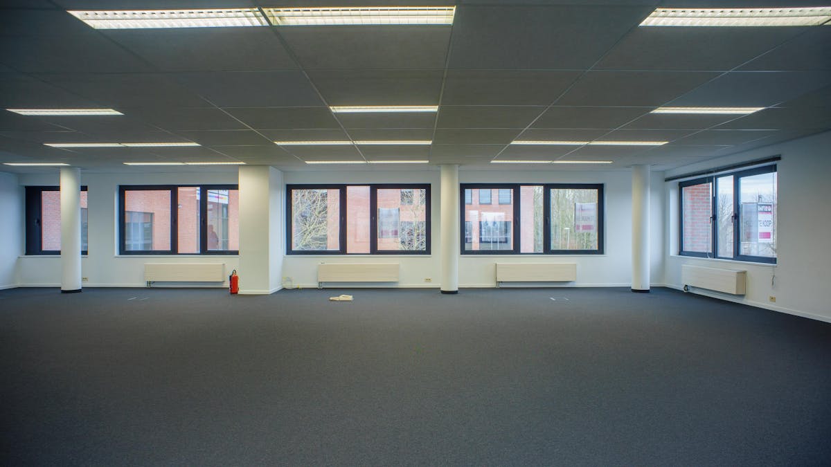 Instapklaar kantoor ca. 172 m² in het Clintonpark Roeselare - foto 5