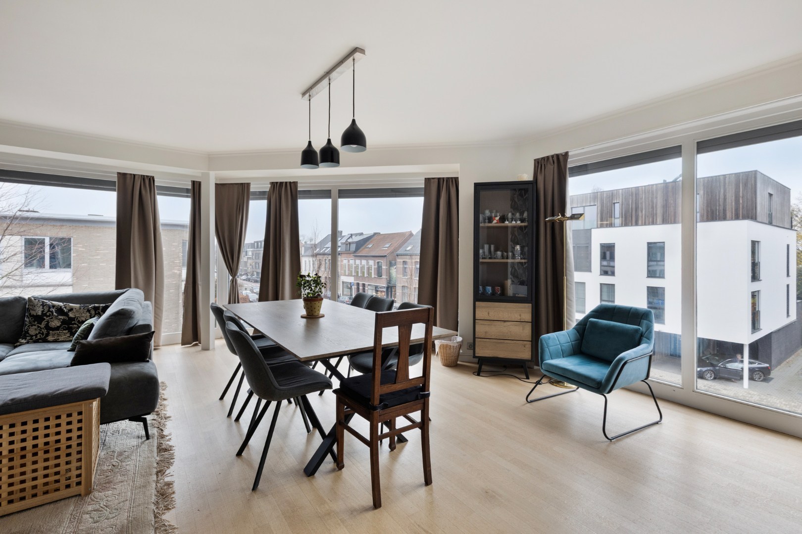 Lichtrijk dakappartement met 3 slaapkamers - foto 4