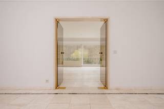 Elegance and light - Exceptional apartment with terrace at the edge of the Sonian Forest Discover this rare 267 m² apartment (according to PEB) with...