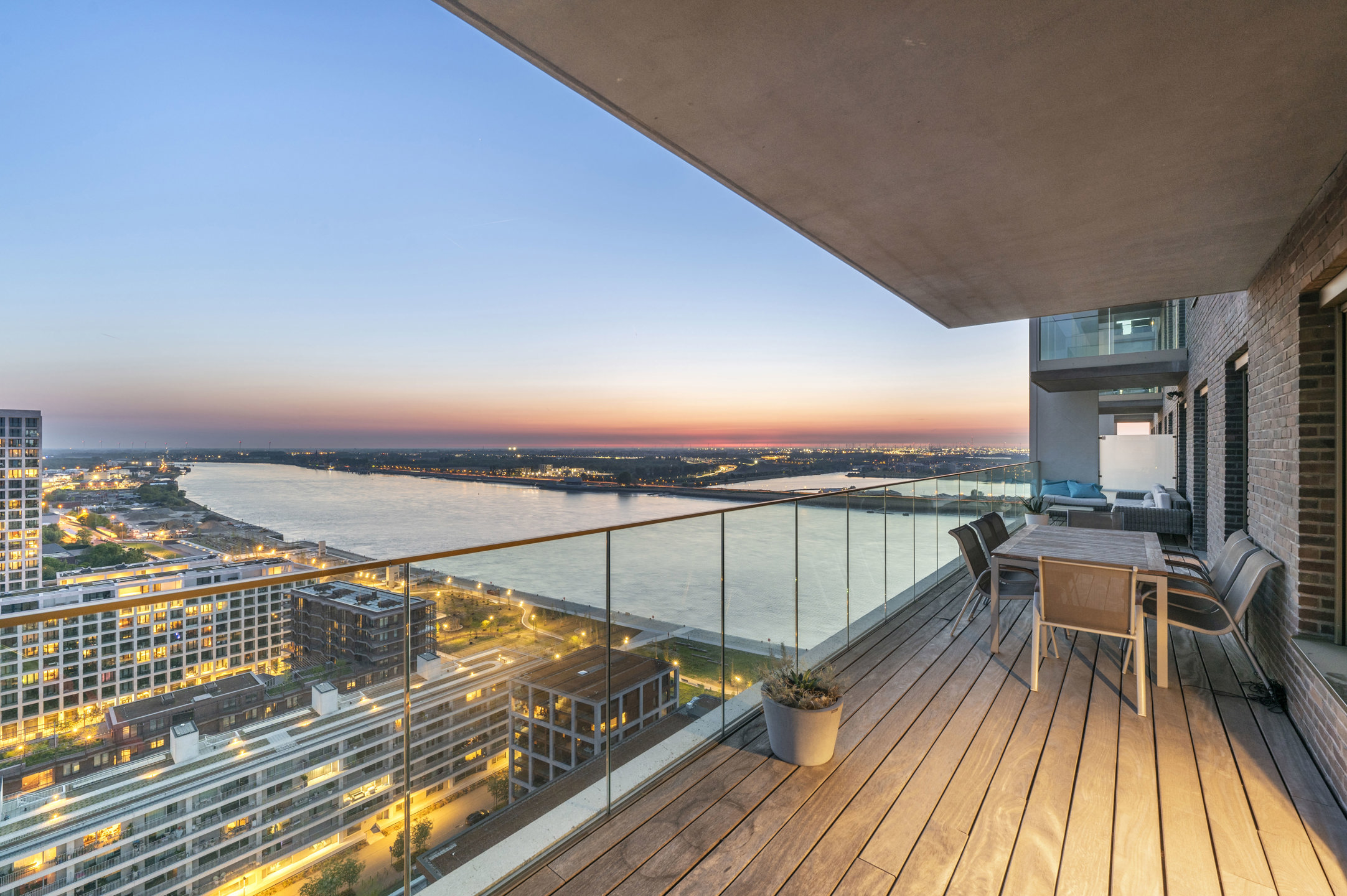 Subliem wonen: 210m² luxe, 140m² terrassen en een ongeëvenaard uitzicht over Schelde &amp; Stad - foto 1