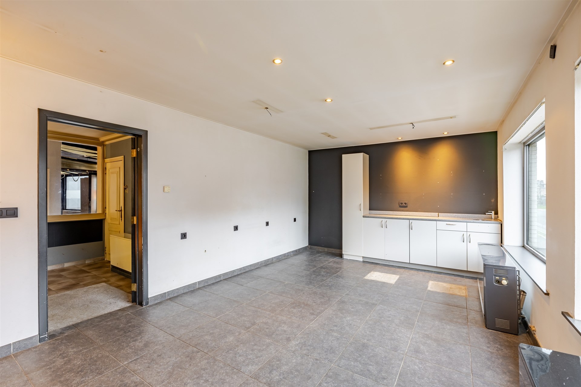 Te renoveren woning met ruimte voor achtertuin - foto 2