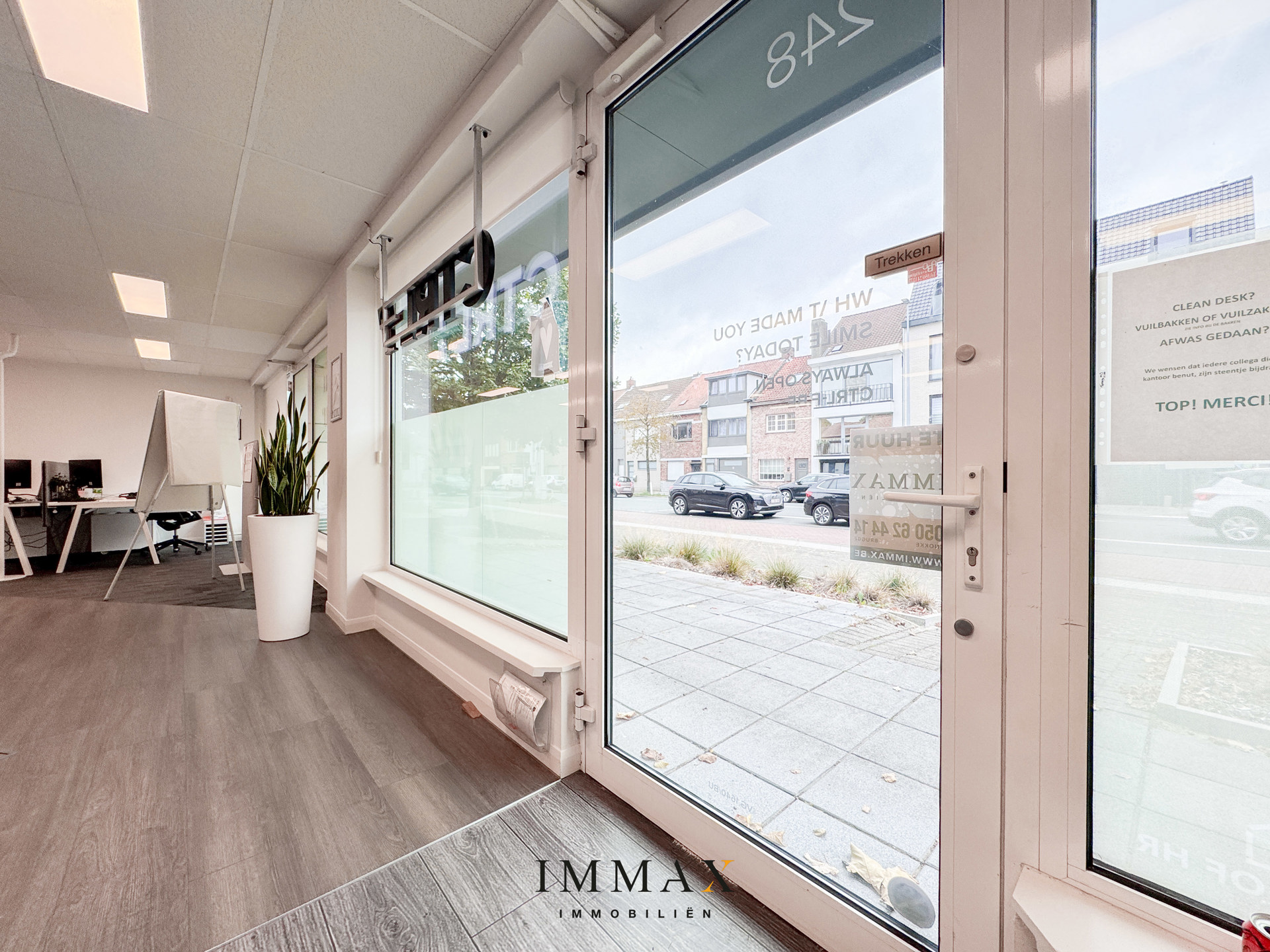 Instapklaar kantoorpand op commerciële ligging met publieke parking vlakbij - foto 3