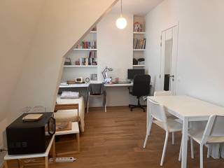 <p><strong>À la recherche d’un studio agréable dans un emplacement privilégié à Louvain ?</strong> Alors, ce joli studio situé au troisième étage vaut certainement le détour !<span></span></p>
<p>Le studio est aménagé de manière pratique et dispose de <strong>sa propre cuisine, d’un bureau et d’une mezzanine</strong>. Grâce à la présence d’un <strong>ascenseur</strong>, le logement est facilement accessible. Une <strong>machine à laver et un sèche-linge</strong> sont également disponibles dans la cave.</p>
<p>L’emplacement est un véritable atout : à <strong>quelques minutes à pied de la gare et de l’Oude Markt</strong>, vous profitez ainsi de tout ce que Louvain a à offrir à proximité immédiate.</p>
<p>💰 <strong>Loyer :</strong> 850 €/mois<br />➕ <strong>Provision :</strong> 90 €/mois pour les charges communes et les consommations (eau, chauffage et électricité)<br />📅 <strong>Disponible à partir du :</strong> 01/11/2026</p>
<p>Ne manquez pas cette belle opportunité et <strong>prenez rendez-vous dès aujourd’hui pour une visite !</strong></p>