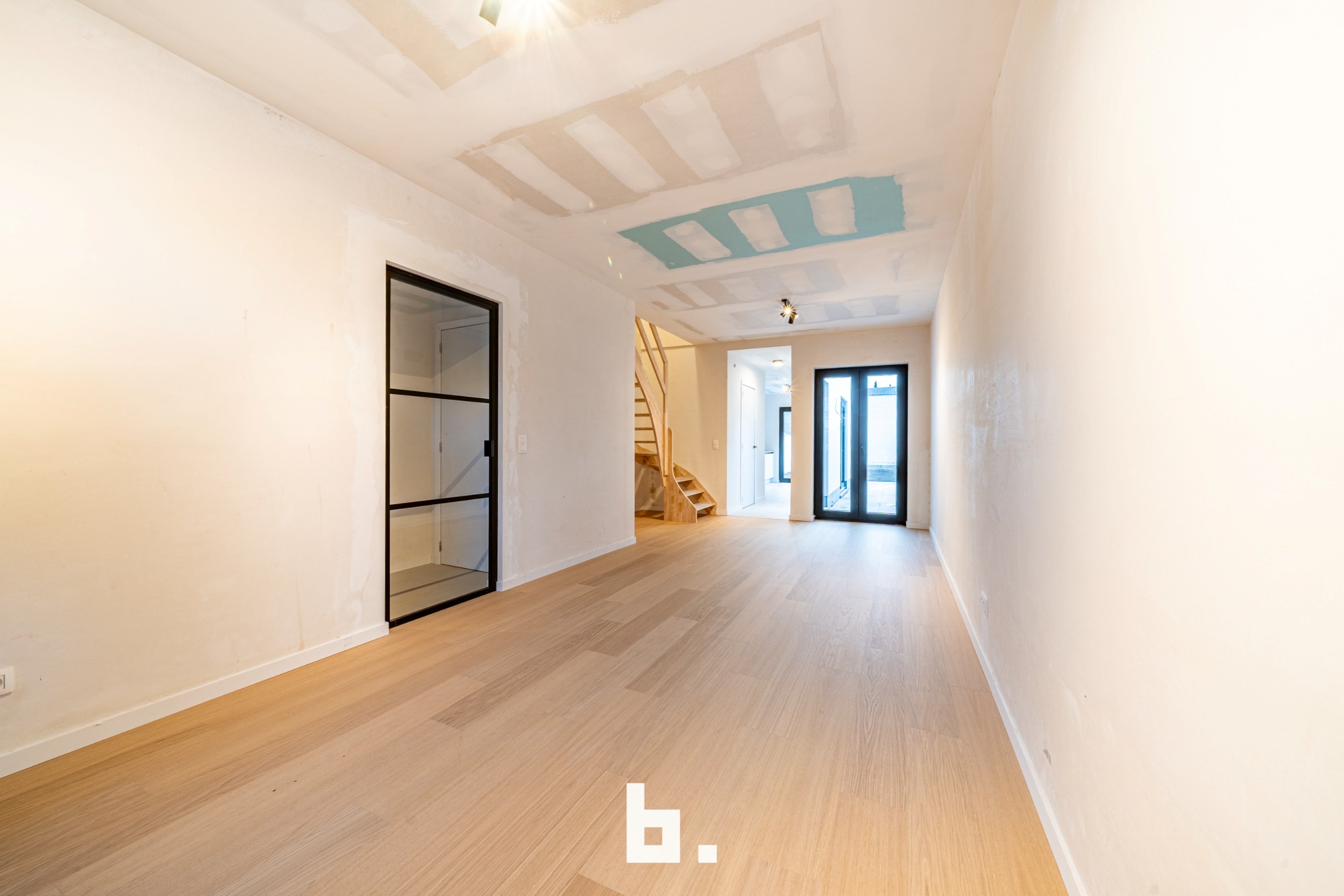 Unieke kans! Uiterst energie zuinige gerenoveerde woning te Brugge (EPC A) - foto 2