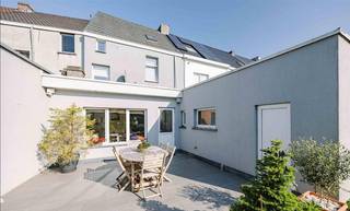 --- BEZOEKMOMENT VOLZET! ------ NIEUW --- Gezinswoning met garage en tuin in Merelbeke-Flora!* BEKIJK DE VIDEO VAN DIT ZOEKERTJE OP ONZE WEBSITE...