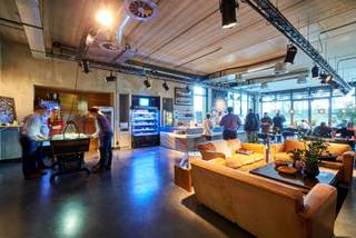 Het Ubicenter is een modern kantorencomplex net buiten het centrum van Leuven. Vlot bereikbaar met de wagen, maar toch in een rustige en...