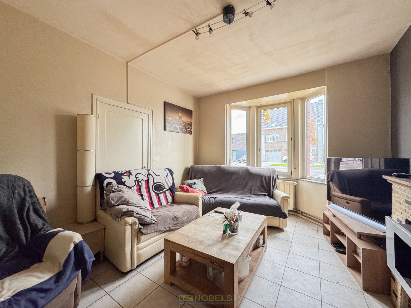 Te koop, Betaalbare starters- /gezinswoning met koer op gunstige ligging te Oudenaarde! - foto 5