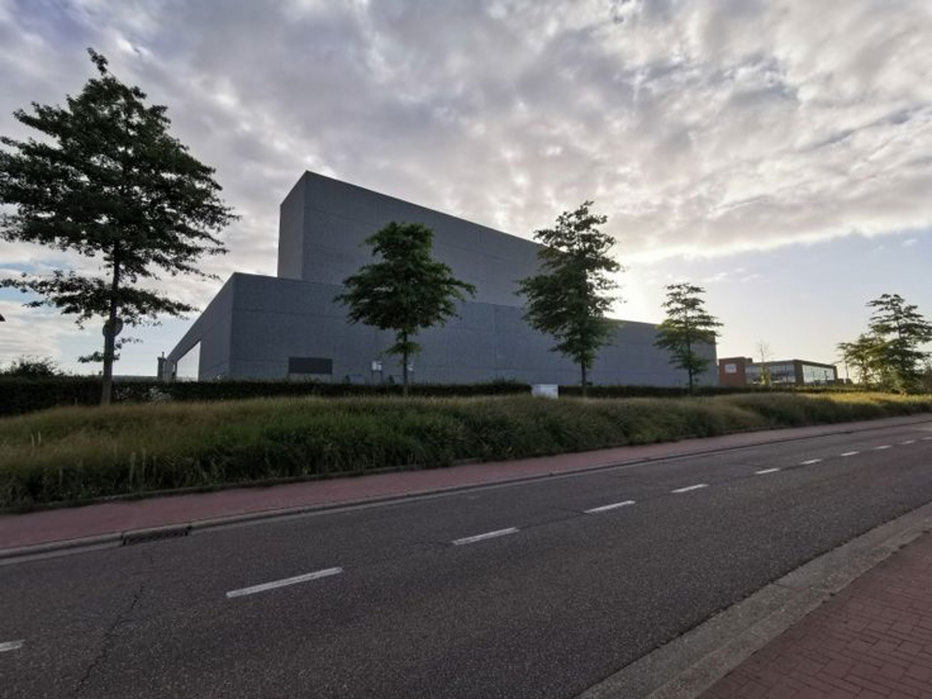 Modern bedrijfsgebouw langs E17 in Zwijndrecht - foto 5