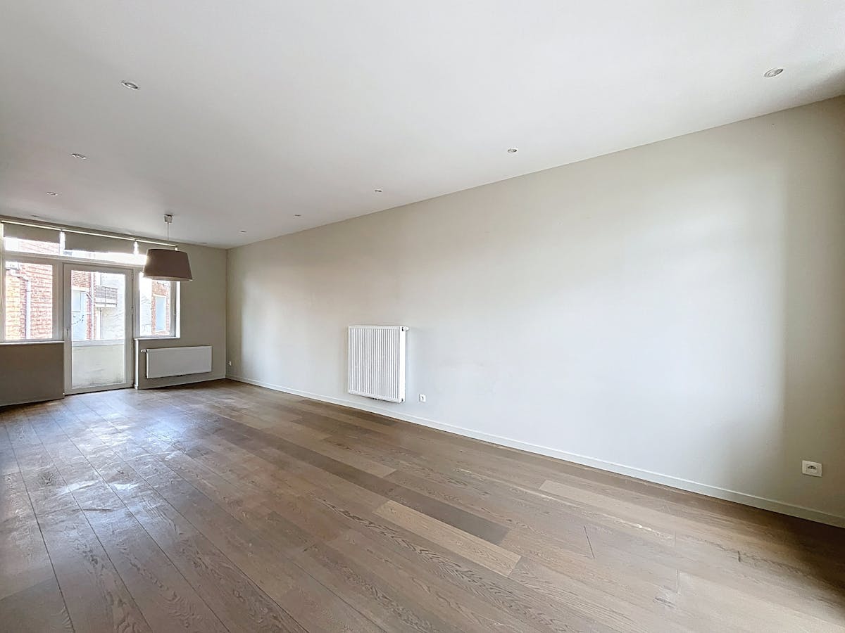 VUB: Gerenoveerde 2 slaapkamer duplex (80m²) + terras - foto 4