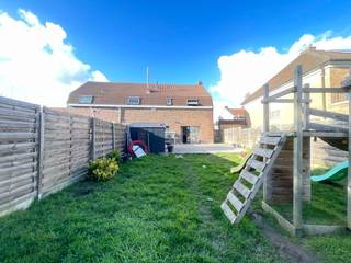 Op een gunstige locatie nabij het centrum van Wervik bevindt zich deze woning boordevol potentieel. Dankzij de vlotte verbindingen, de ruime...