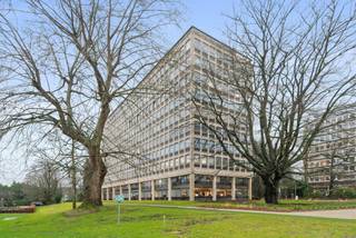 Located at Chaussée de la Hulpe 181, Boitsfort, this spacious office plateau of 976 m² sits in a sought-after area of Brussels, just 5 minutes on...