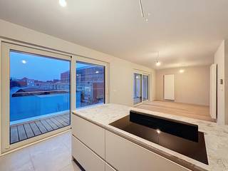 Discover the 'Dockside Gardens' residence: An exclusive new-build apartment with a beautiful terrace and two bedrooms, located near the Oude Dokken in Ghent.The location on the Oude Dokken adds a unique character to the living experience, with easy access to amenities, shops and recreational opportunities. The modern architecture and high-quality workmanship make this apartment an inviting and comfortable home.Apartment layout: entrance hall with cloakroom closet - bedroom 1 with bathroom 1 - guest toilet - bedroom 2 with built-in closet - bathroom 2 - living room with installed open kitchen - storage room - terrace - basement - parking space. The apartment is still being fully painted. The associated car park is mandatory to rent at 75.00 euro/month.The common costs, in the form of a commission, are 75.00 euro/month. The apartment is available immediately!