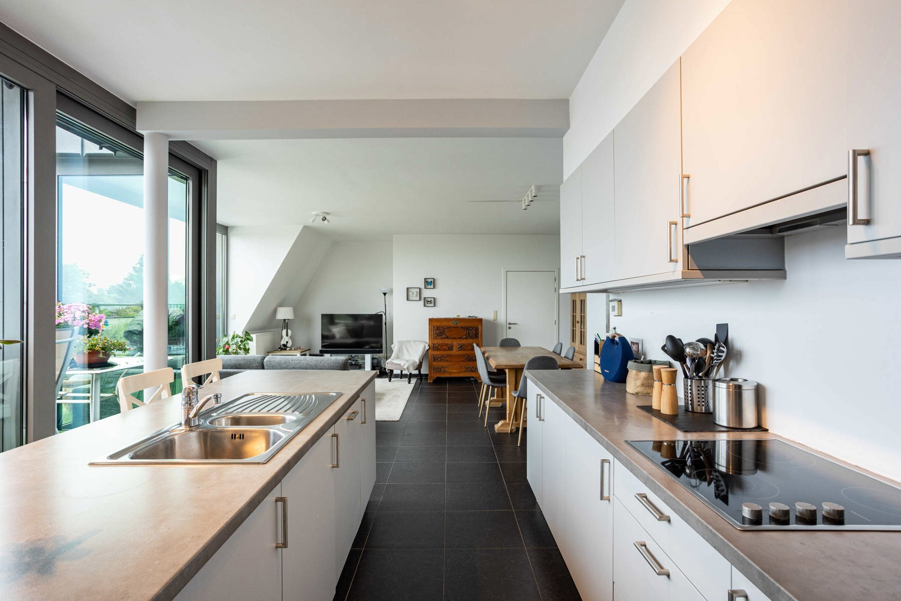 Ruim appartement met 3 kamers en terras in centrum Dilbeek - foto 2