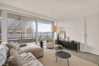 Aan het Guido Gezelleplein, midden in het centrum van Staden bevindt zich dit prachtige penthouse.Dankzij deze centrale ligging in Staden heb je...