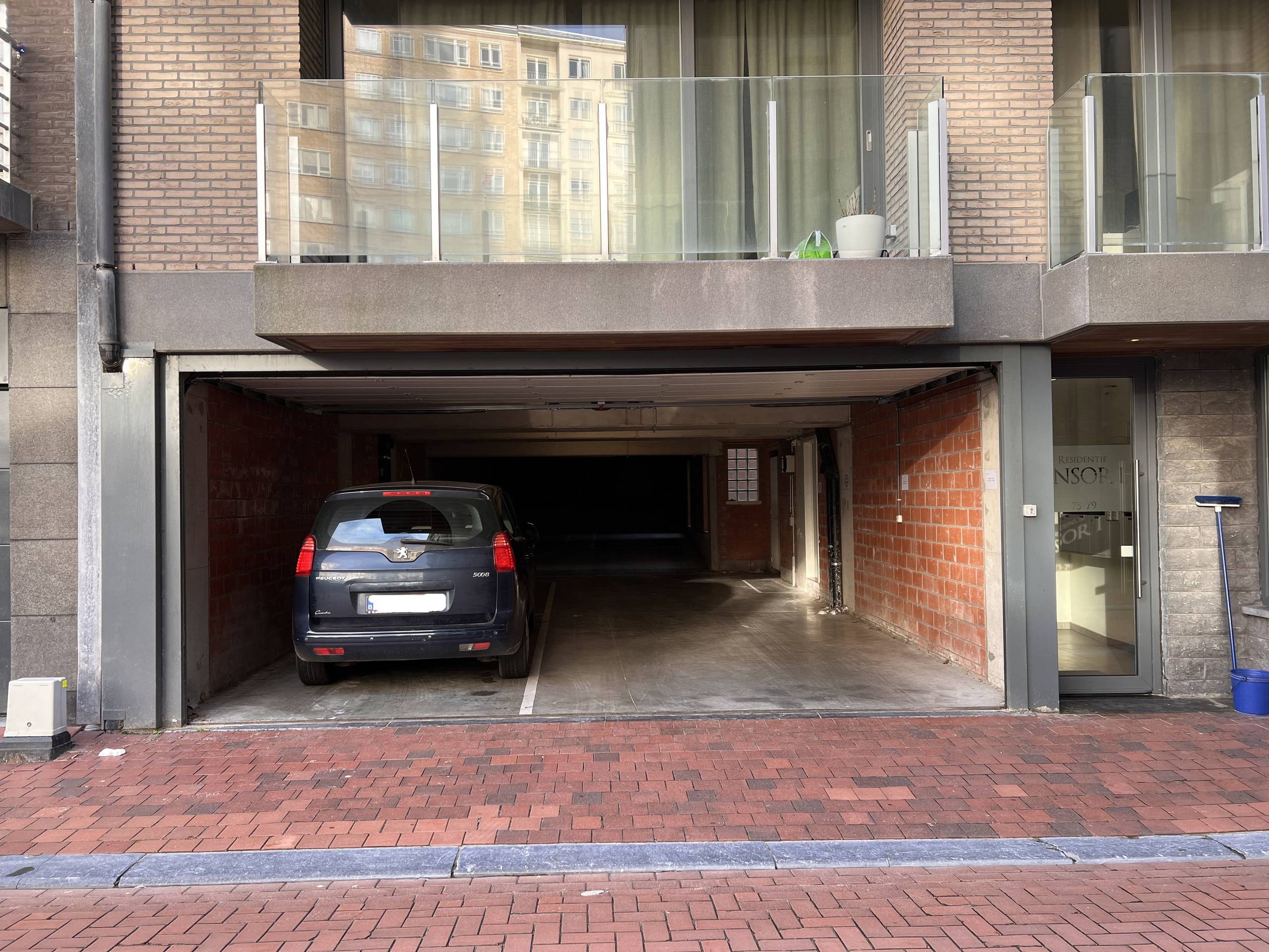 Motorstaanplaats op centrale ligging te Blankenberge - foto 5