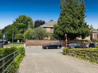 <p><span>Goed gelegen parkeerplaats (nummer 90) te huur in de parkeergarage aan het Mercatorpad in Leuven. De garage is uitgerust met een automatische poort die bediend wordt via een afstandsbediening. De afgelijnde autostaanplaats bevindt zich op niveau -1. De parkeerplaats is beschikbaar onmiddellijk. Voor snelle beslissers!</span></p>