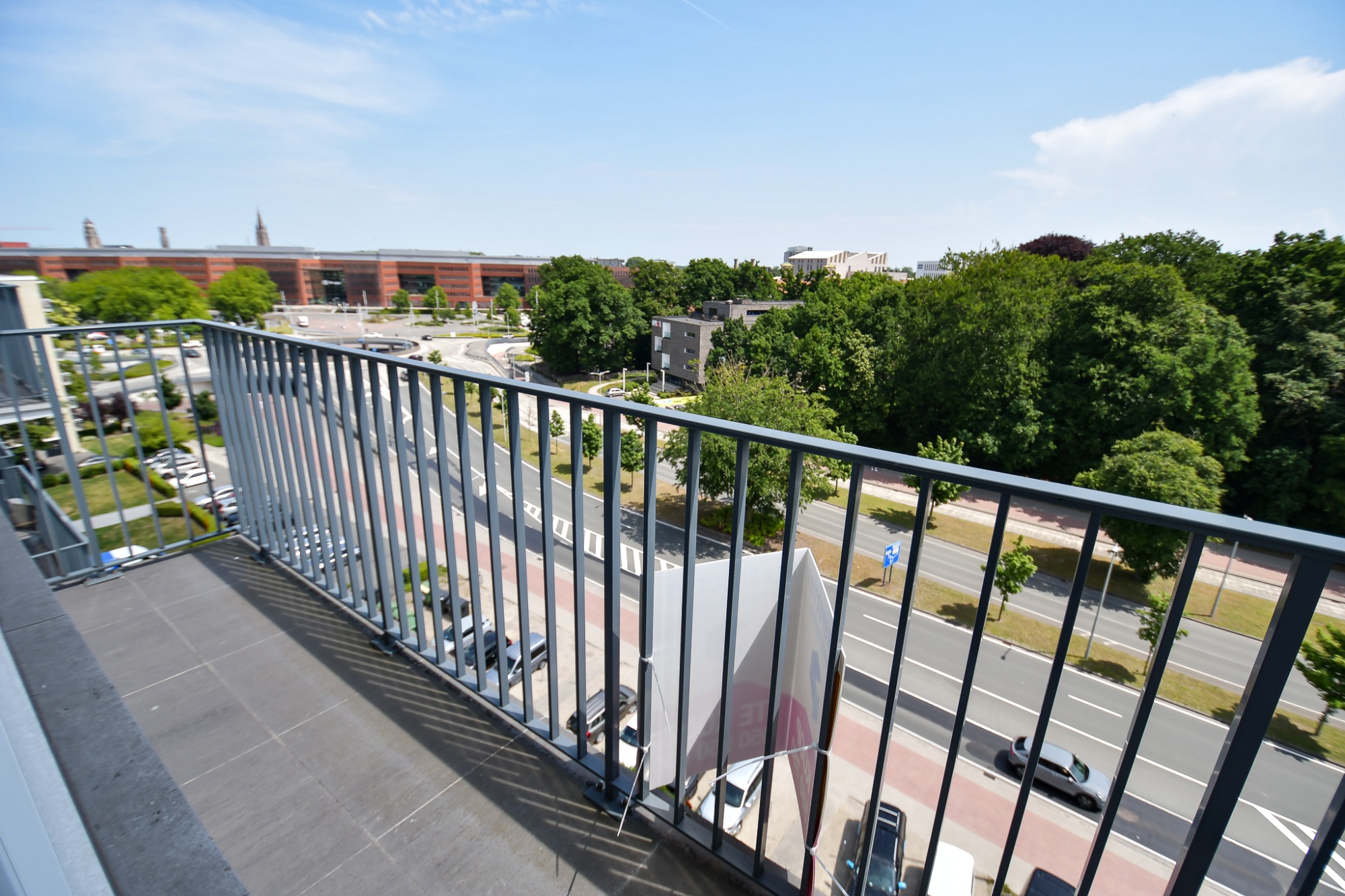 RUIM WOONAPPARTEMENT met PANORAMISCH ZICHT, 2 SLPKS en 2 TERRASSEN - foto 5